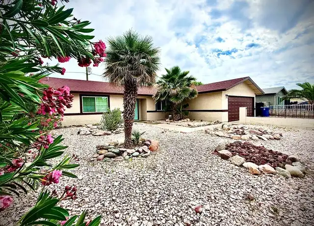 Property at 4881 E Imperial Ave, Las Vegas, NV, 89104, 3 beds, 2 baths, [object Object]