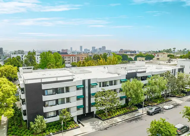 Photo of 310 S Almont Dr, Los Angeles, CA 90048