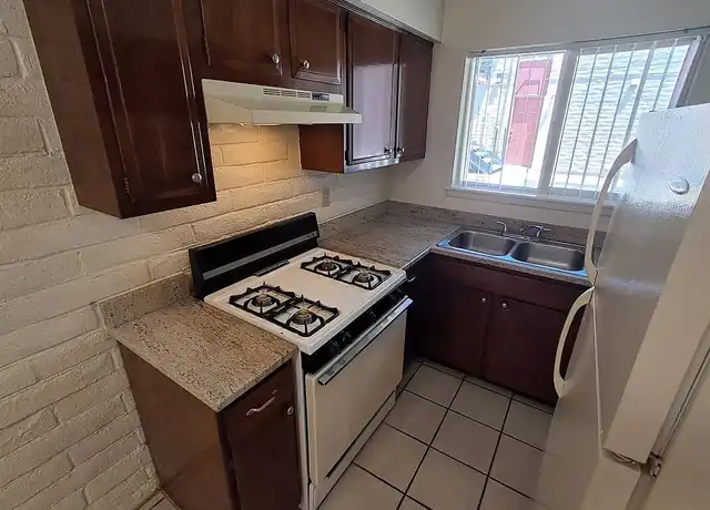 Property at La Fontana Apartments - 8620 Northeastern Blvd NE, Albuquerque, NM, 87112, 1 bed, 1 bath, [object Object]