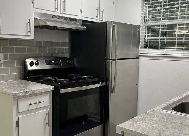 Property at Park Avenue Villas - 2102 E Park Ave, Tallahassee, FL, 32301, 1-2 bed, 1-1.5 bath, [object Object]