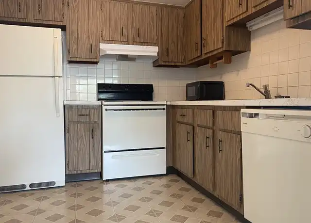 Property at 382 Massachusetts Ave Unit 805, Arlington, MA, 02474, 1 bed, 1 bath, [object Object]