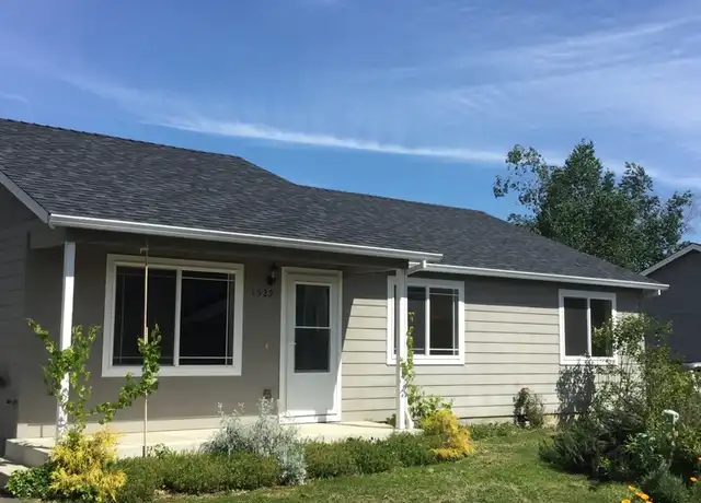 Property at 1529 Thomas Rd, Medford, OR, 97501, 3 beds, 2 baths, [object Object]