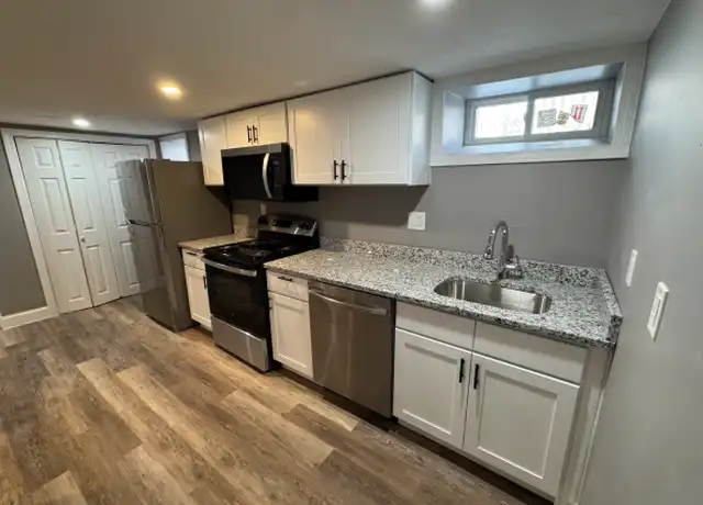 Property at 1916 Hyde Park Ave, Hyde Park, MA, 02136, 1 bed, 1 bath, [object Object]