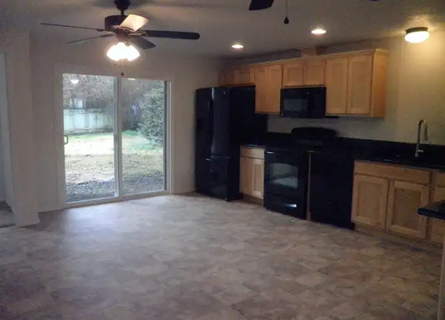 Property at 231 NW Sunny Dr, Dallas, OR, 97338, 3 beds, 2 baths, [object Object]