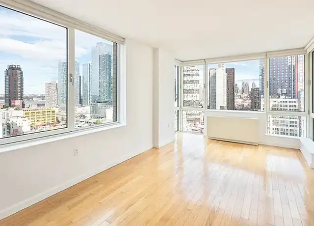 Property at 350 W 37th St Unit 4G, New York, NY, 10018, 0 beds, 1 bath, [object Object]