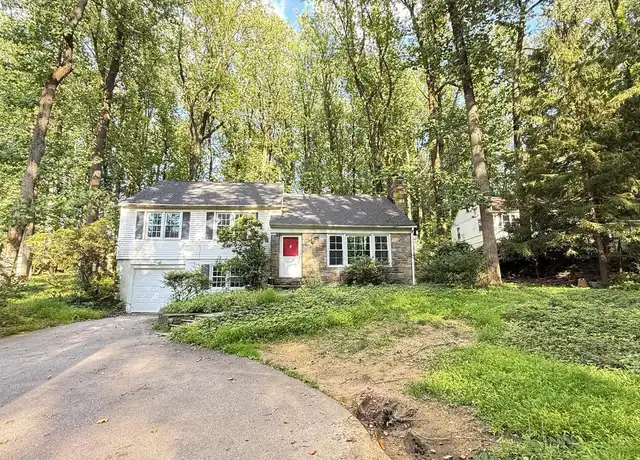 Property at 723 Old Eagle School Rd, Wayne, PA, 19087, 4 beds, 2.5 baths, [object Object]
