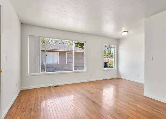 Property at 315-345 Bush St S Unit 335, Salem, OR, 97302, 2 beds, 1 bath, [object Object]