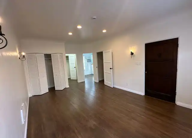 Property at 640 Beachwood Dr Unit 206, Los Angeles, CA, 90004, 0 beds, 1 bath, [object Object]