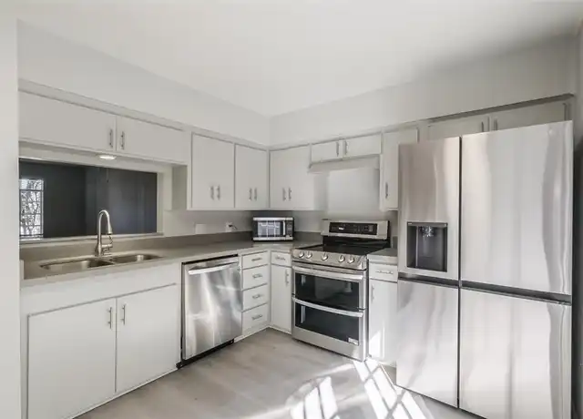 Property at 817 S Ripple Creek Dr Unit 4, Houston, TX, 77057, 2 beds, 2.5 baths, [object Object]