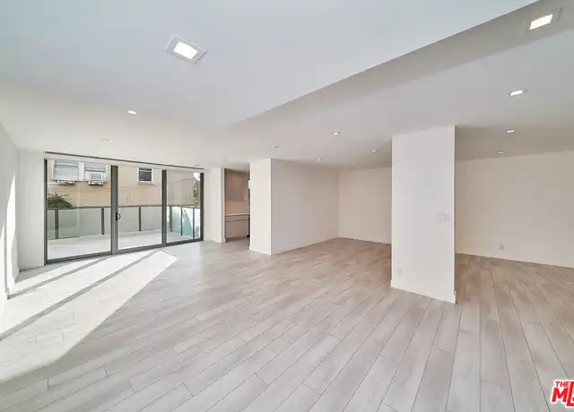 Property at 145 S Maple Dr Unit 105, Beverly Hills, CA, 90212, 1 bed, 1.5 baths, [object Object]