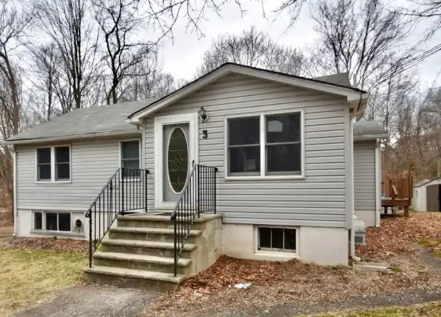 Property at 3 Maple Ave, Oak Ridge, NJ, 07438, 2 beds, 1 bath, [object Object]