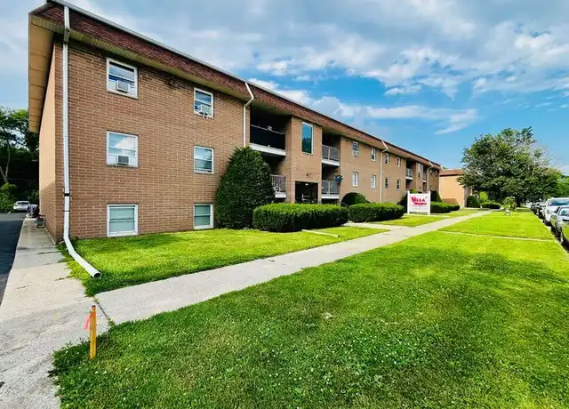 Property at 1407 E Chicago St Unit 2, Valparaiso, IN, 46383, 2 beds, 1.5 baths, [object Object]