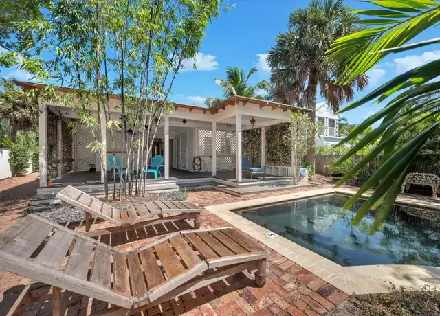 Property at 320 Monroe Dr, West Palm Beach, FL, 33405, 3 beds, 3 baths, [object Object]