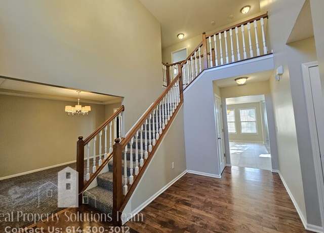Photo of 5147 Saint Laurent Dr, Powell, OH 43065
