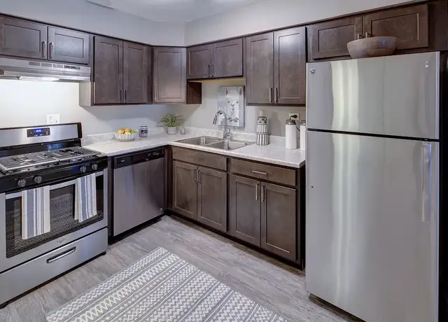 Photo of 535 Thornhill Dr, Carol Stream, IL 60188