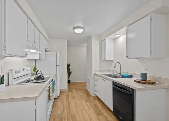 Property at Windsong Apartments ! 1, 2, or 3-Bedroom Homes For Rent in Richland, WA - 850 Aaron Dr, Richland, WA, 99352, 2-3 beds, 1 bath, [object Object]