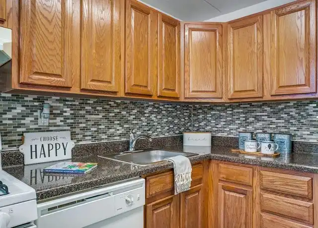 Property at Curren Terrace Apartment Homes - 1011 New Hope St, Norristown, PA, 19401, 1-2 bed, 1 bath, [object Object]