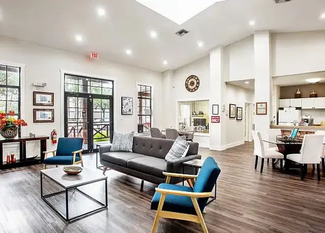 Photo of 1911 Brandon Crossing Cir, Brandon, FL 33511