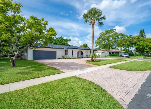 Property at 6141 SW 9th St, Plantation, FL, 33317, 5 beds, 3.5 baths, [object Object]