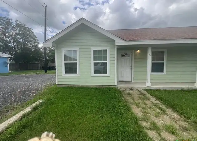 Property at 661 W Austin St Unit E, Luling, TX, 78648, 2 beds, 2 baths, [object Object]