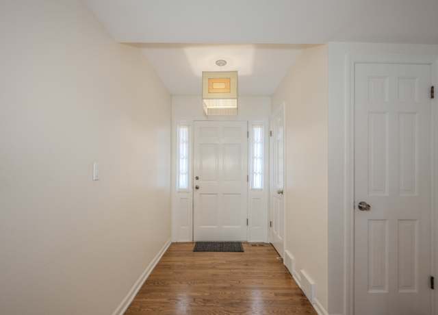 Photo of 3036 Highland Ave, Wilmette, IL 60091