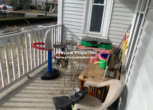 Property at 84 Walker St Unit 1P, Newton, MA, 02460, 4 beds, 1 bath, [object Object]