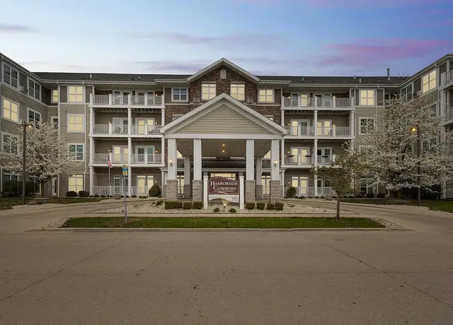 Photo of 716 51st Pl, Kenosha, WI 53140