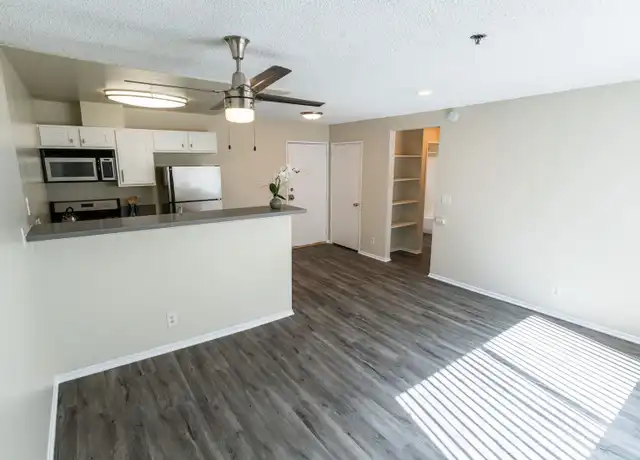 Property at 700 S Berendo St Unit 206, Los Angeles, CA, 90005, 1 bed, 1 bath, [object Object]