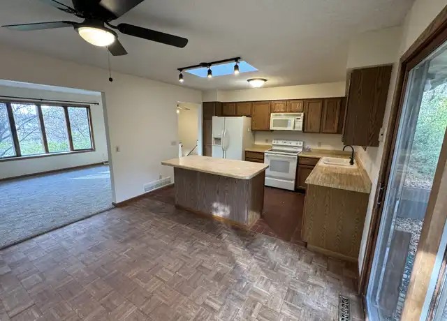 Property at 11135 168th St W, Lakeville, MN, 55044, 5 beds, 2 baths, [object Object]