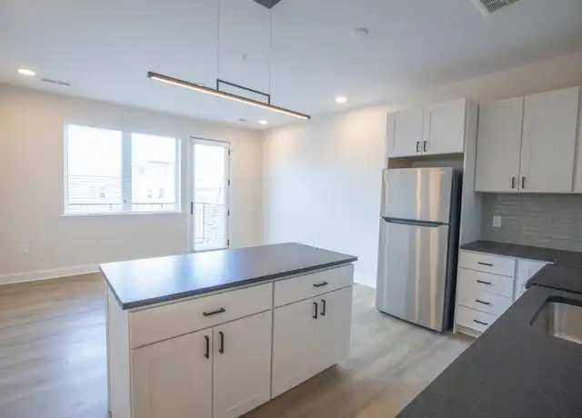 Property at 17 Campbell Ave SW Unit 328, Roanoke, VA, 24011, 1 bed, 1 bath, [object Object]