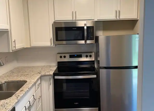 Property at 9208 Pasadena Ln, Knoxville, TN, 37922, 2 beds, 1 bath, [object Object]