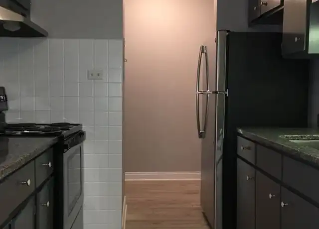 Property at 10036 S Pulaski Rd Unit 311, Oak Lawn, IL, 60453, 2 beds, 1 bath, [object Object]