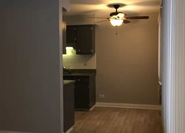 Property at 10036 S Pulaski Rd Unit 311, Oak Lawn, IL, 60453, 2 beds, 1 bath, [object Object]
