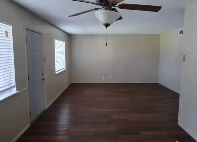 Property at 1120 N King St Unit 110, Seguin, TX, 78155, 2 beds, 2 baths, [object Object]