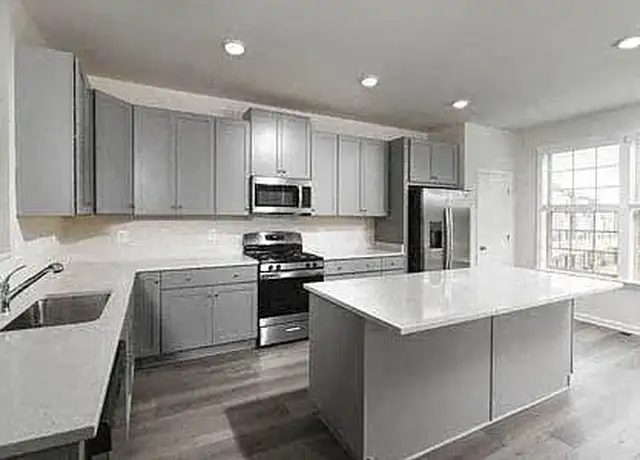 Photo of 2001 Wood Hollow Pl, Frederick, MD 21702