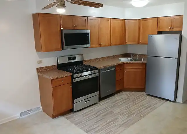 Property at 211 N Bothwell St Unit 1A, Palatine, IL, 60067, 2 beds, 1 bath, [object Object]