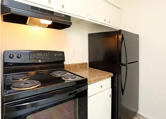 Property at Cimarron Hills - 9670 Berry Plz, Omaha, NE, 68127, 1-2 bed, 1-1.5 bath, [object Object]