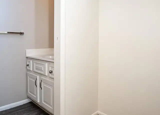 Photo of 9670 Berry Plz, Omaha, NE 68127
