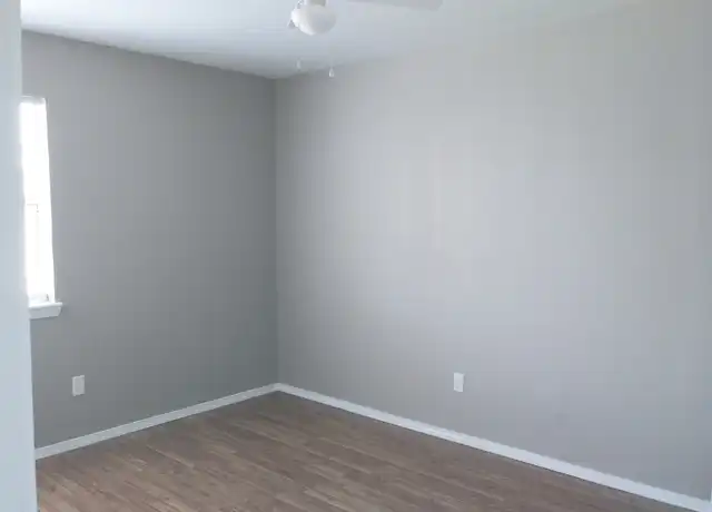 Property at 1225 McDonald Dr, Oklahoma City, OK, 73130, 3 beds, 1 bath, [object Object]