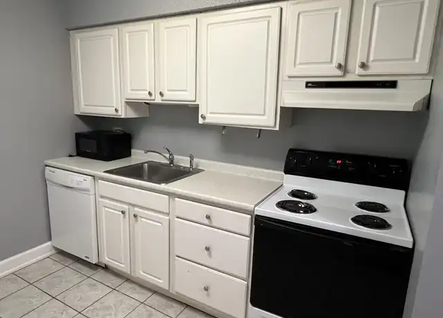 Property at 3525 N Pennsylvania St, Indianapolis, IN, 46205, 1 bed, 1 bath, [object Object]