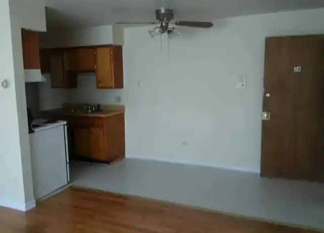 Property at 8202 S Commercial Ave, Chicago, IL, 60617, 1-2 bed, 1 bath, [object Object]