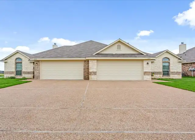 Property at 600 Hilltop, Hewitt, TX, 76643, 3 beds, 2 baths, [object Object]