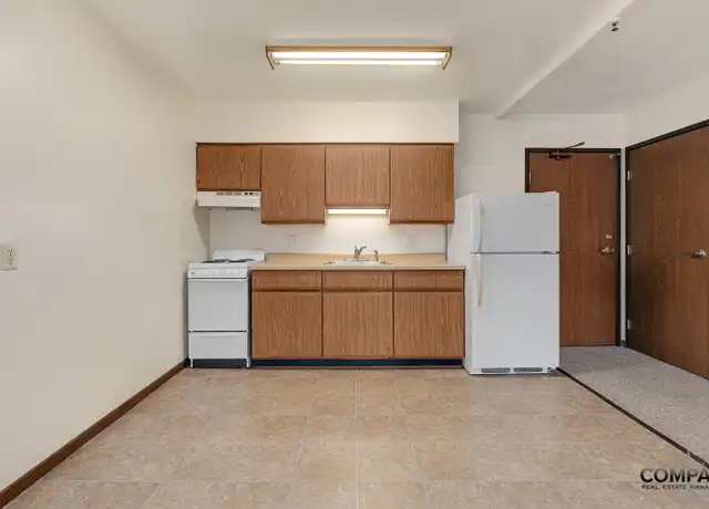 Property at 414 Doty St Unit 13, Eau Claire, WI, 54701, 1 bed, 1 bath, [object Object]