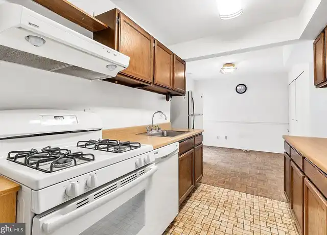 Property at 11216 Cherry Hill Rd, Beltsville, MD, 20705, 2 beds, 1 bath, [object Object]