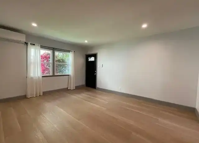 Property at 2613 N Lincoln St, Burbank, CA, 91504, 1 bed, 1 bath, [object Object]