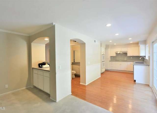 Photo of 5055 Blackpool Ave, Oak Park, CA 91377