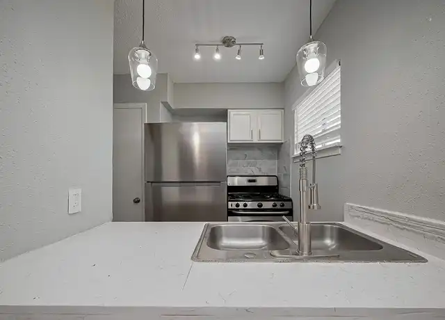 Property at Mangum Oaks - 4702 Mangum Rd, Houston, TX, 77092, 1-2 bed, 1 bath, [object Object]