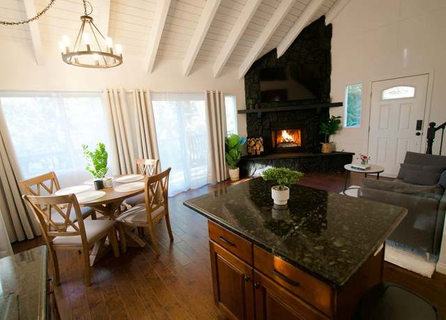 Photo of 1090 Chateau Dr, Crestline, CA 92325