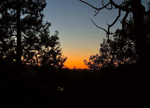 Photo of 1090 Chateau Dr, Crestline, CA 92325
