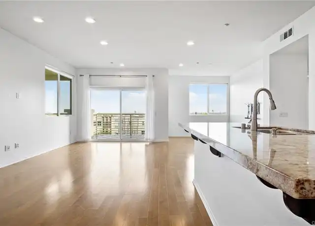 Property at 13126 Union Ave #402, Hawthorne, CA, 90250, 2 beds, 2 baths, [object Object]